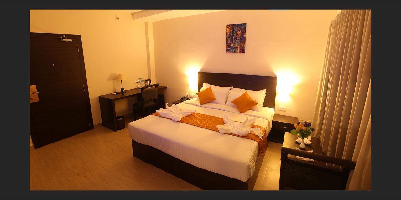 Hotel Yamuna Adur Exterior foto